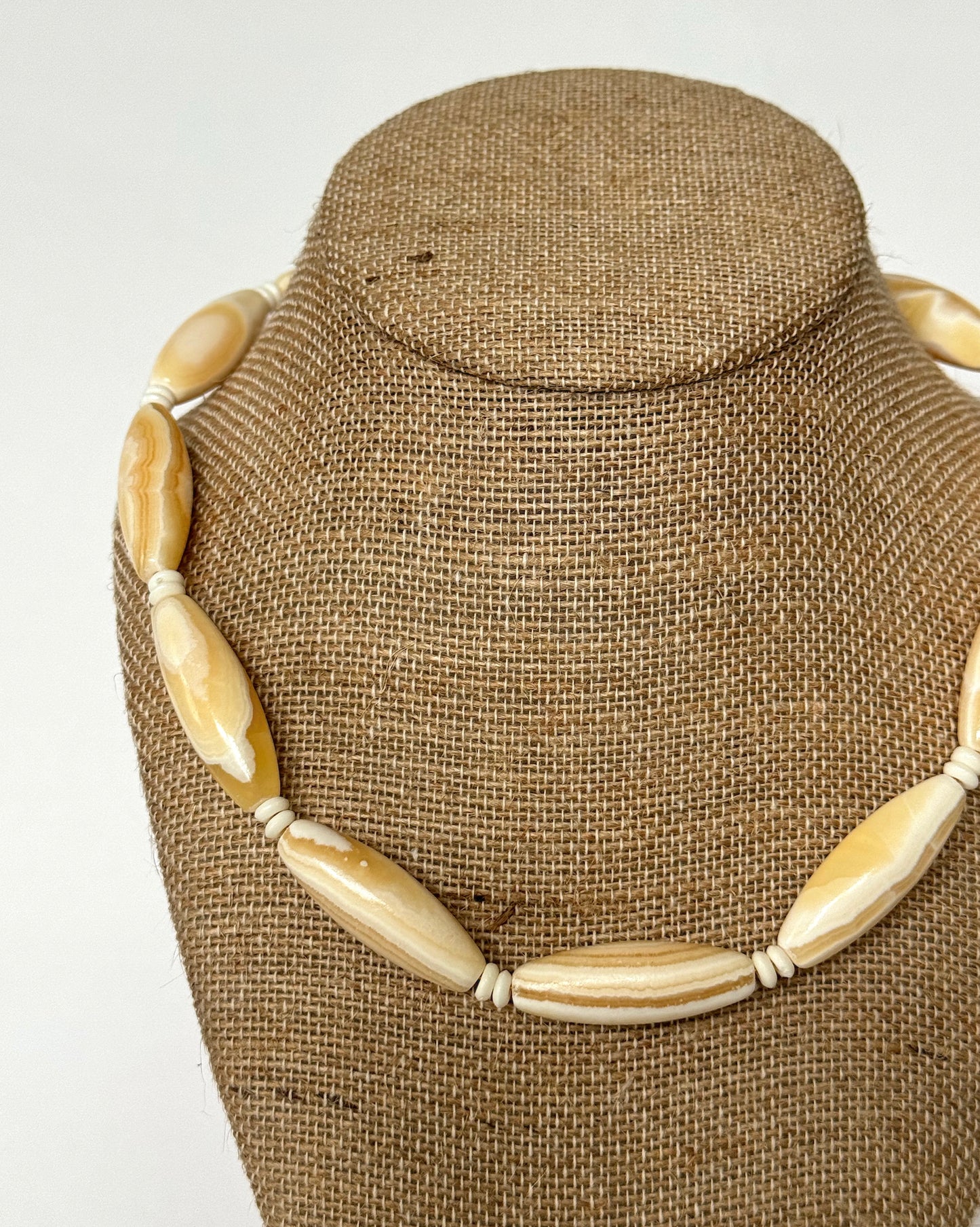 BUTTER NECKLACE