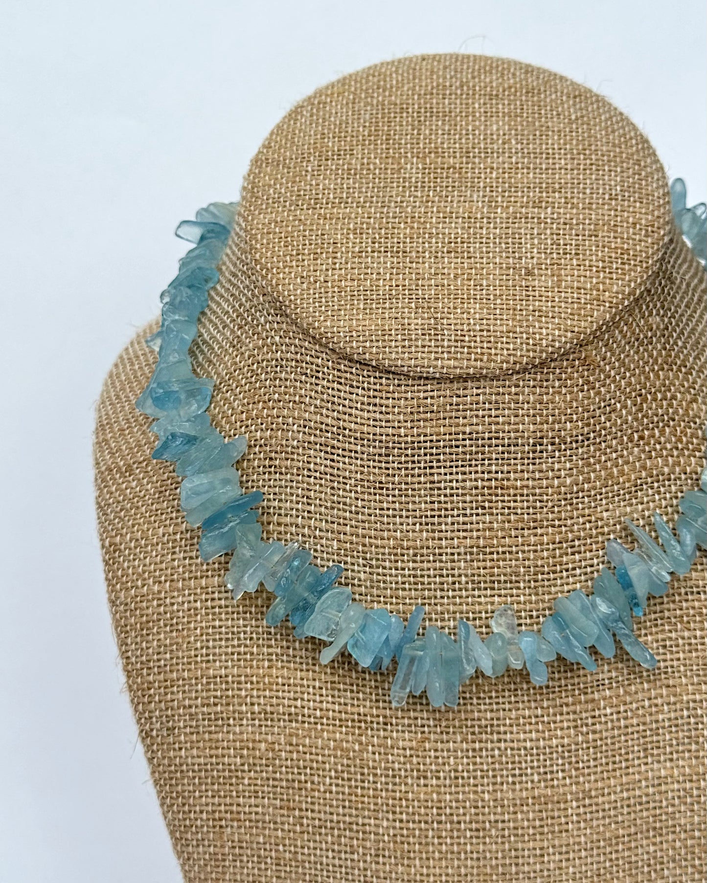 FROSTY NECKLACE