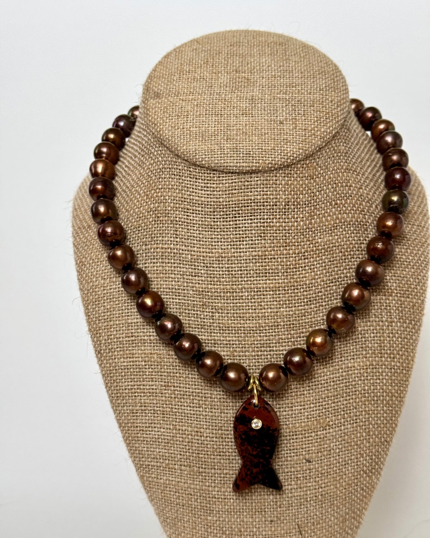 CHOCOLATE PEARL FISH NECKLACE
