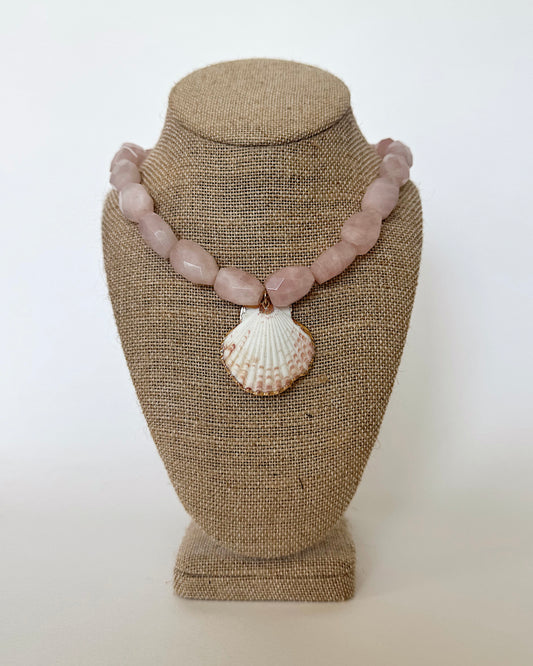 BLUSH SHELL NECKLACE