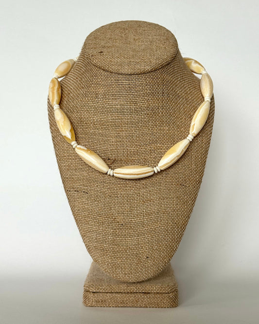 BUTTER NECKLACE