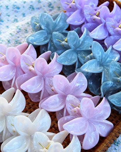 ESSENTIAL FLOWER CLAW CLIP