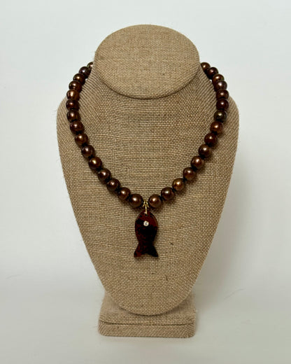 CHOCOLATE PEARL FISH NECKLACE