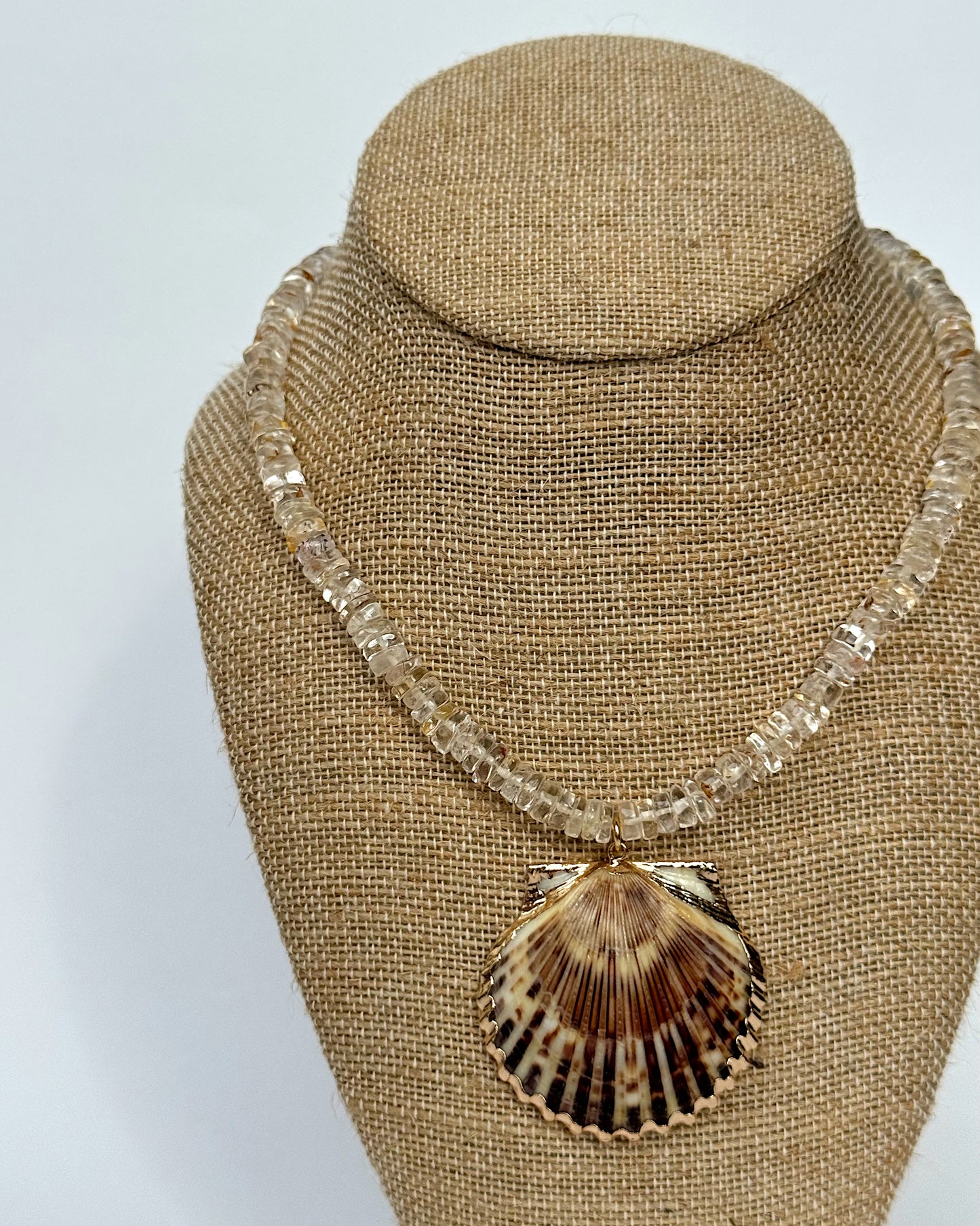 SIENNA SHELL NECKLACE