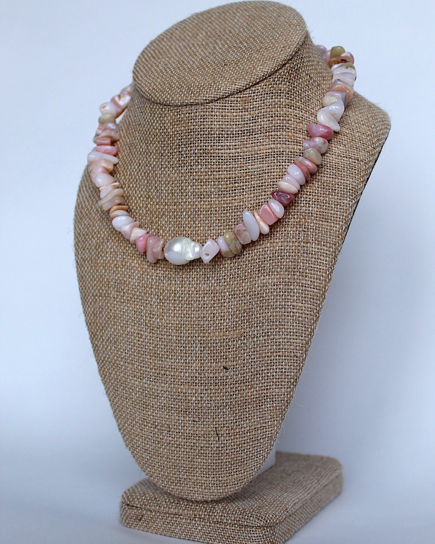 THE COASTLINE NECKLACE - BLUSH