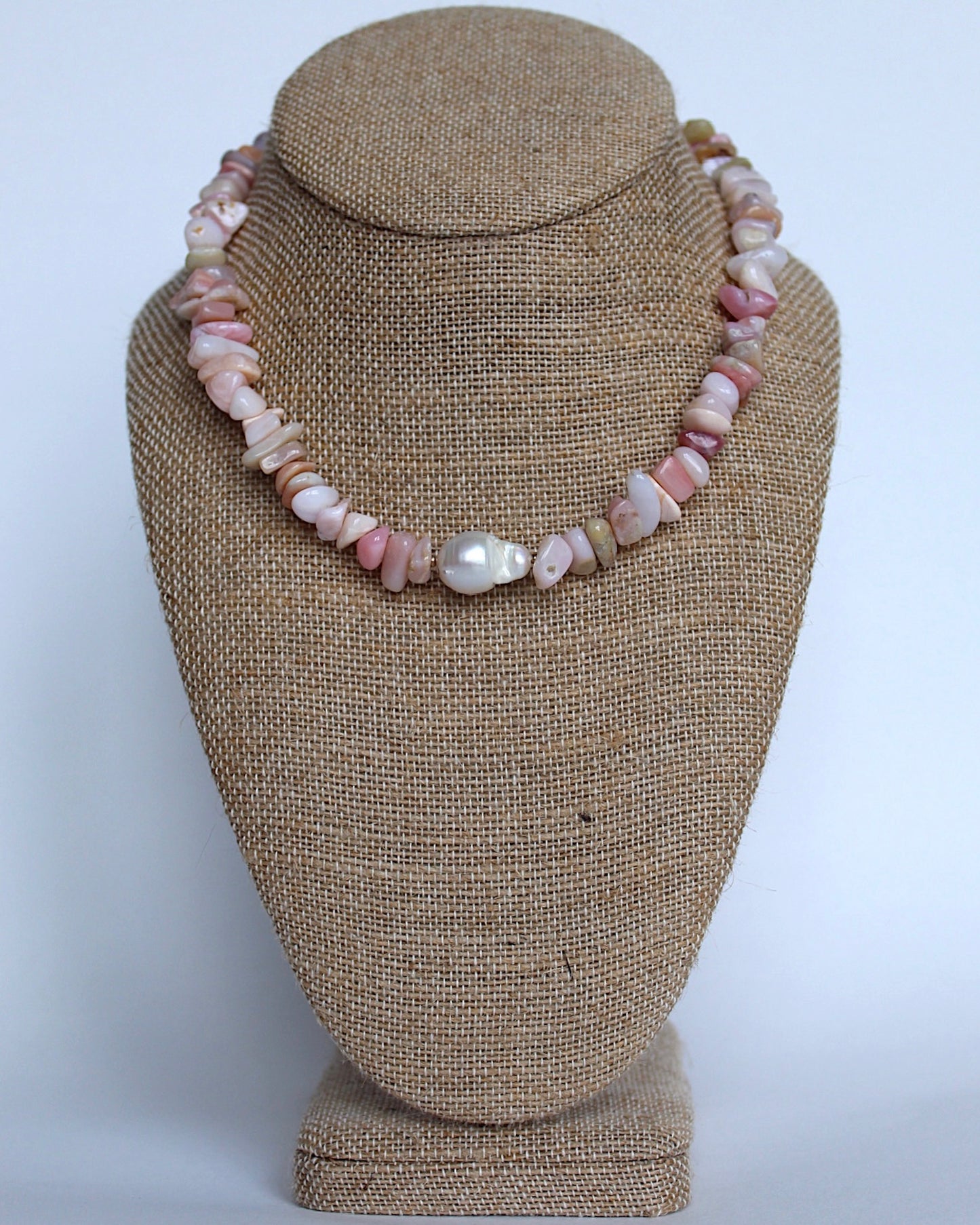 THE COASTLINE NECKLACE - BLUSH