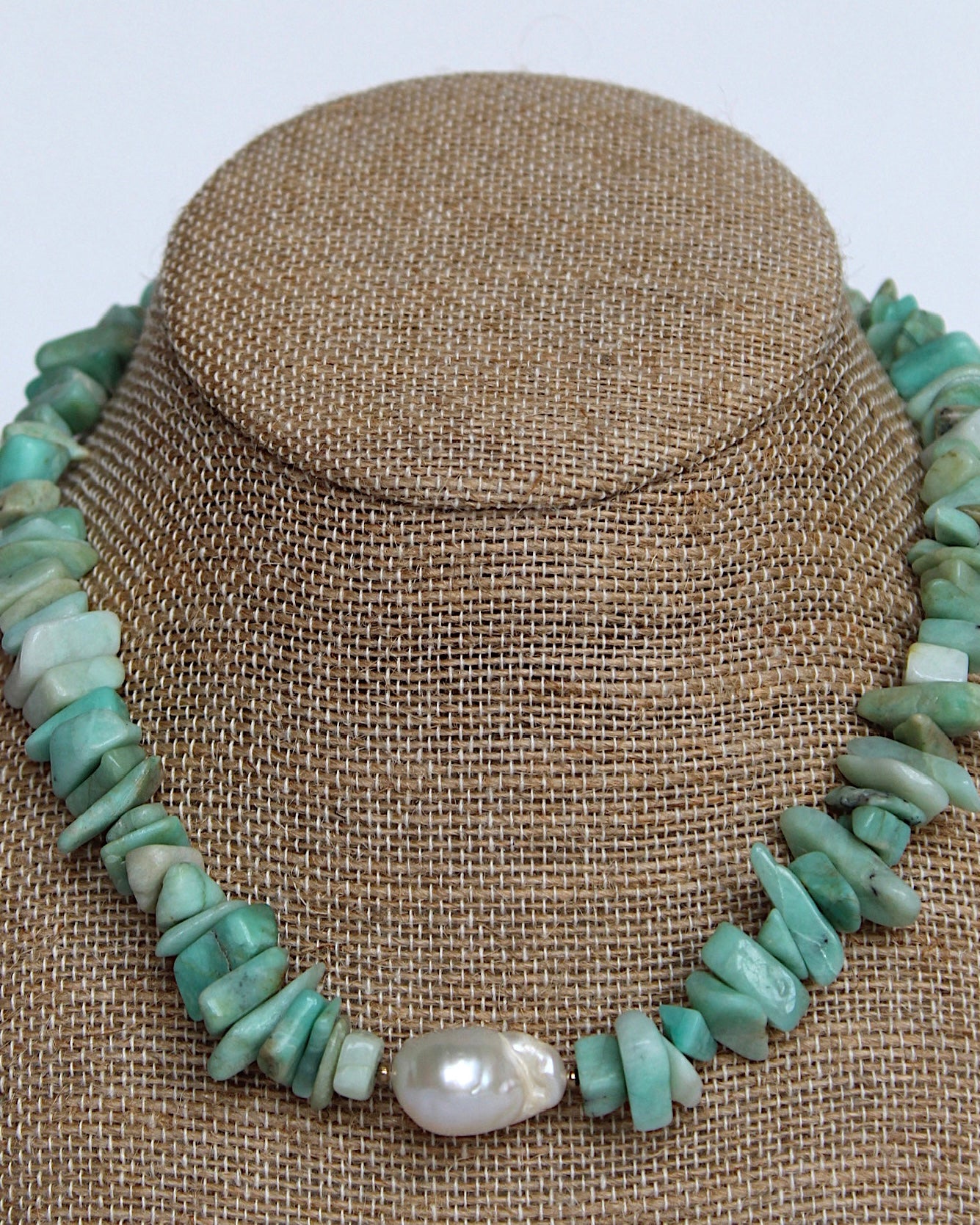 THE COASTLINE NECKLACE - SEAFOAM