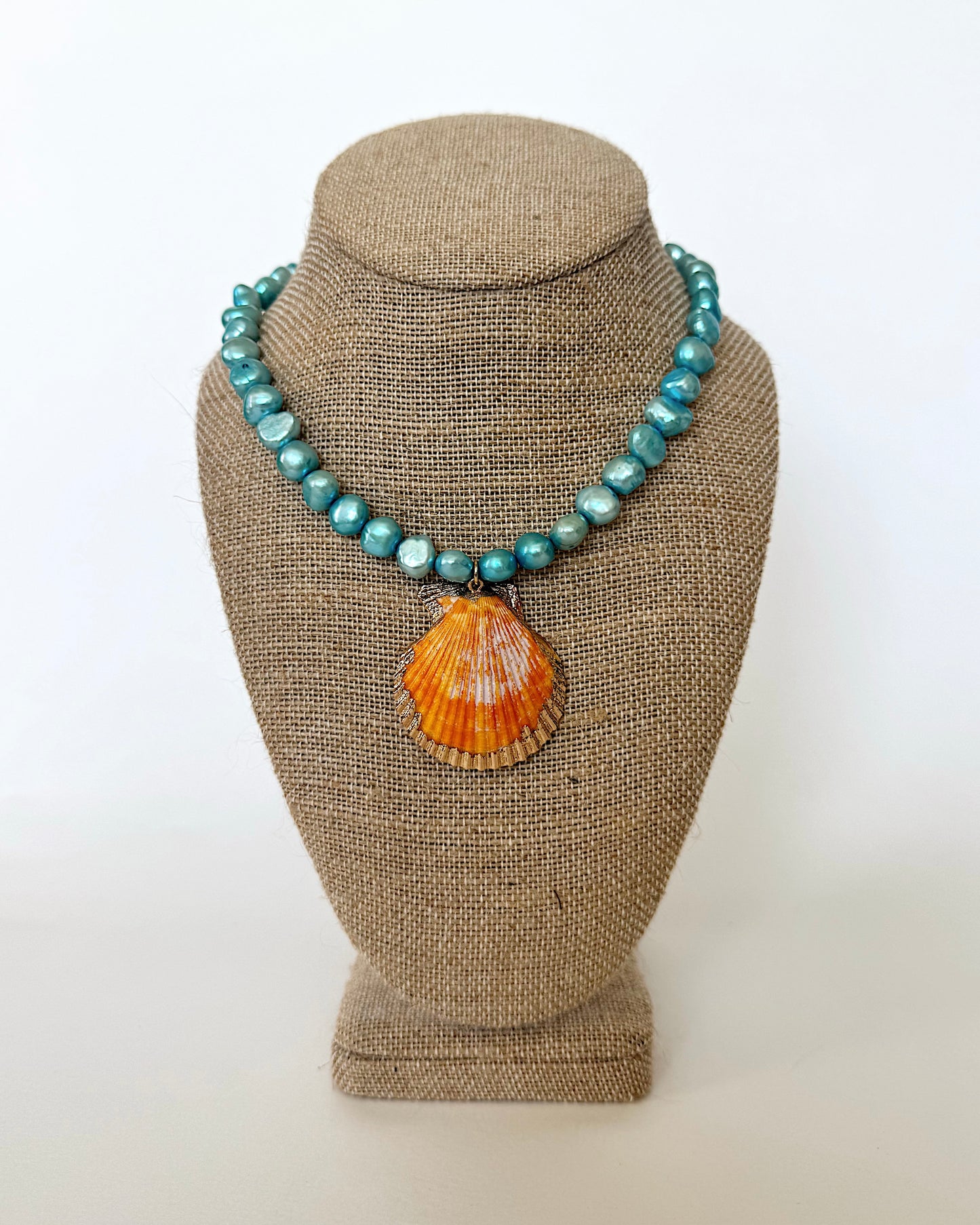 TROPIC SHELL NECKLACE