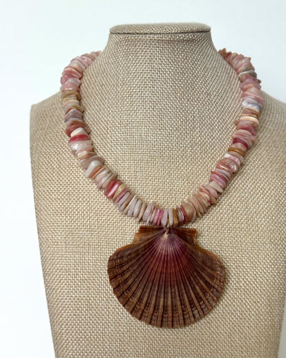 GUAVA SHELL NECKLACE